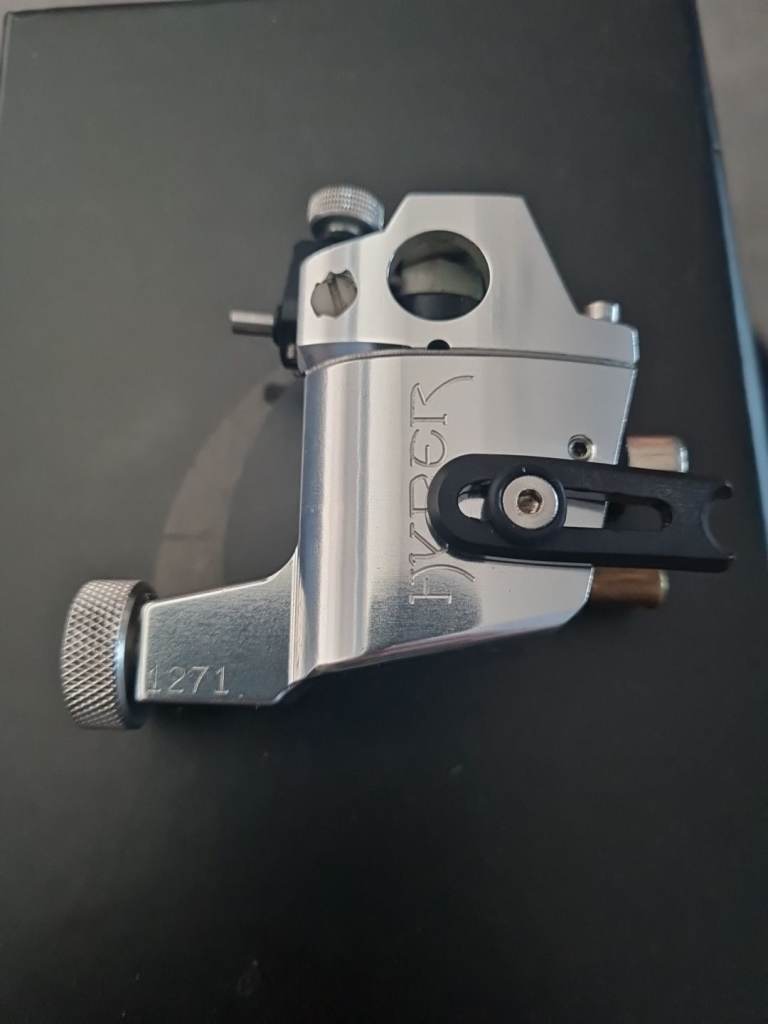 HYPER Tattoo Machine – Silver, Good Condition