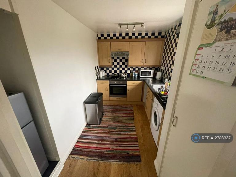 2 bedroom flat in Colley Drive, Sheffield, S5 (2 bed) (#2703337)