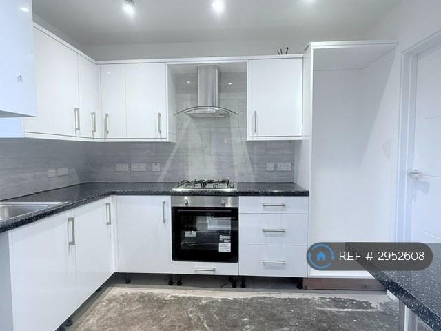 4 bedroom house in Silkstream Road, Edgware, HA8 (4 bed) (#2952608)