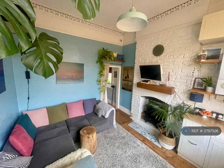 1 bedroom flat in Auckland Road, London, SE19 (1 bed) (#2797526)