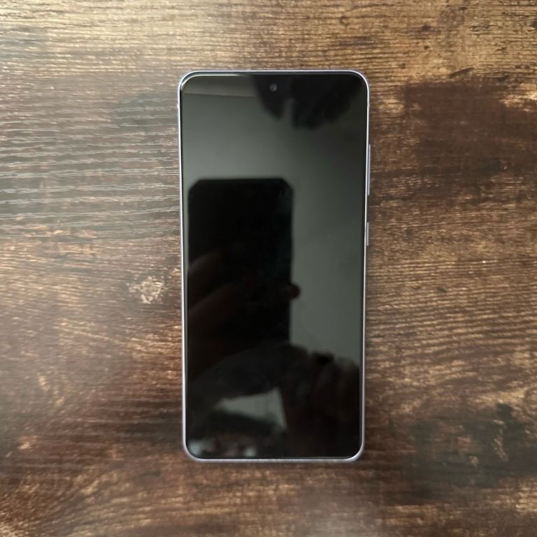 Samsung Galaxy S21 FE 5G 128GB Lavender – Unlocked – Excellent Condition