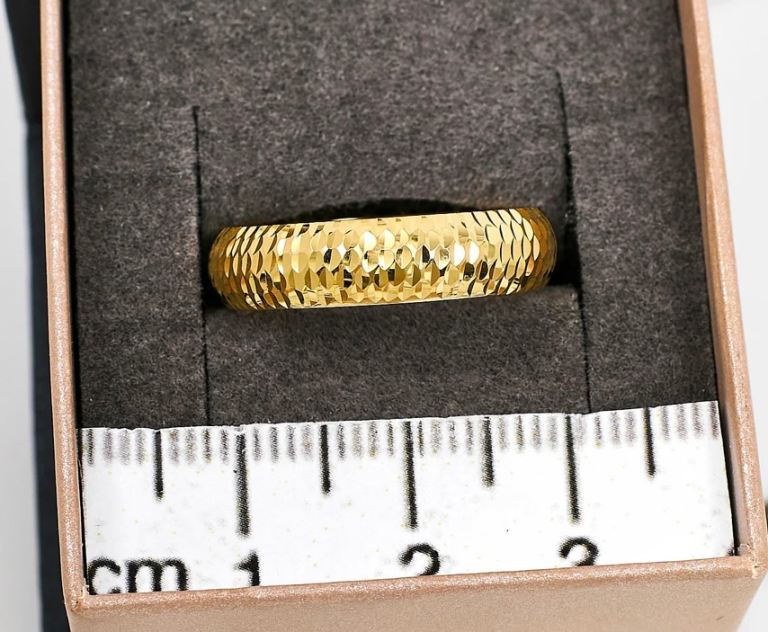 Gold Coloured Ring – Hammered Texture