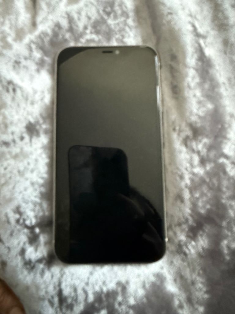 IPhone 11- 128GB- White- Unlocked- Freshhh