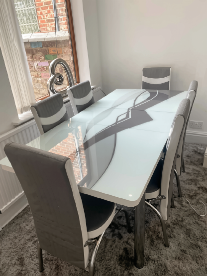 Brand New Round Dinning Table With 6 Chairs