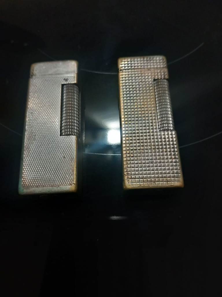 2 dunhill lighters 