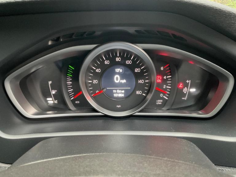 2015 Volvo V40 D2 Cross Country Lux Nav 5dr HATCHBACK DIESEL Manual