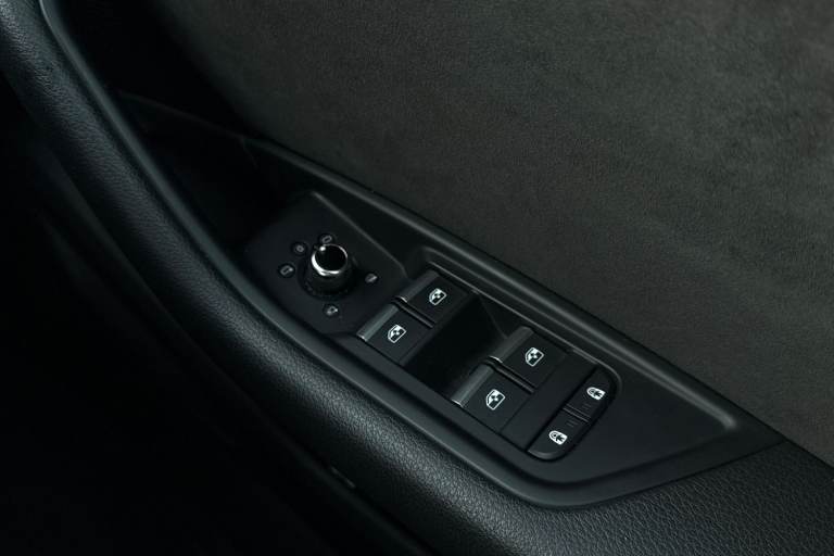 2020 Audi A4 2.0 TFSI 35 S line S Tronic Euro 6 (s/s) 4dr Saloon PETROL Automatic