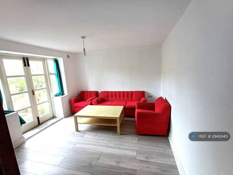 4 bedroom house in Chesterton Road, London, E13 (4 bed) (#2942440)