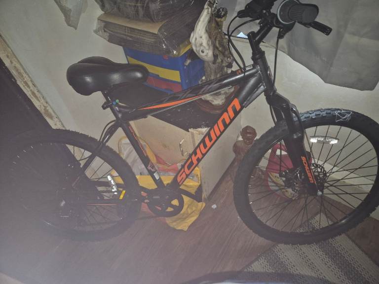 Adult Scwinn mountain bike 