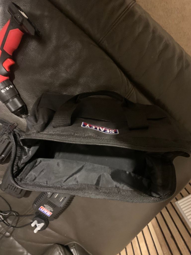 Sealed power tool set 