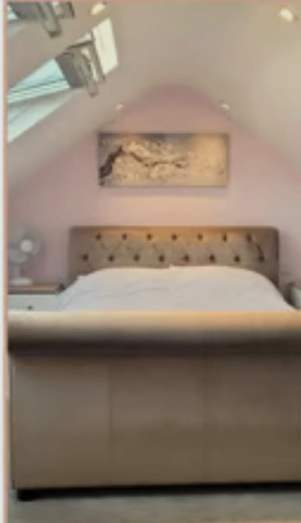 Spacious & Cosy Double Room For Rent AT BA14 7PN