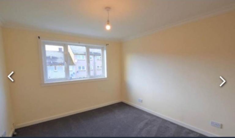 Double room available to rent