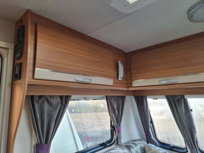 2014 Lunar Quasar 564 Used Caravan