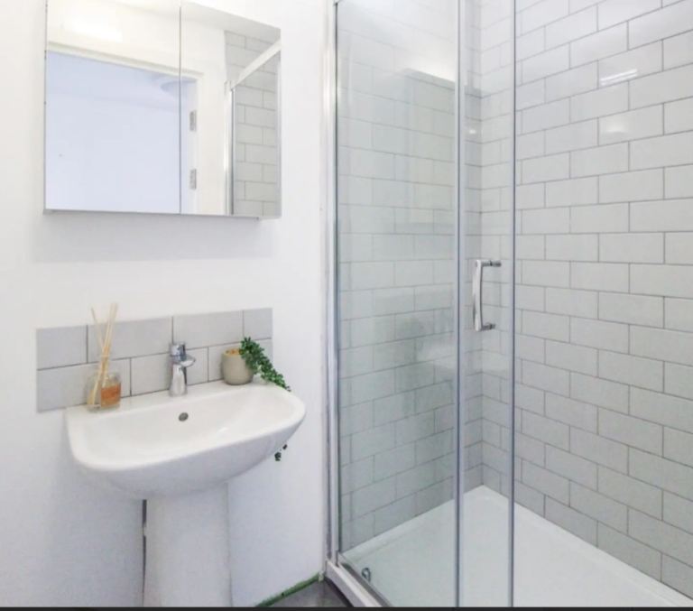 Tenancy takeover: Ensuite available for students (£164 p/w)