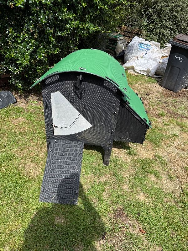 Nestra chicken coop