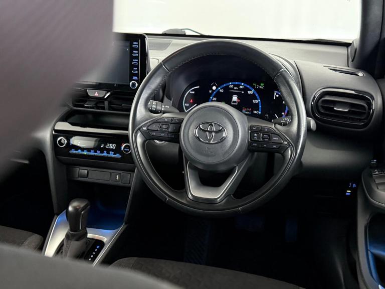 2023 Toyota Yaris Cross 1.5 VVT-h Design E-CVT Euro 6 (s/s) 5dr HATCHBACK Petrol/Electric Hybrid ...