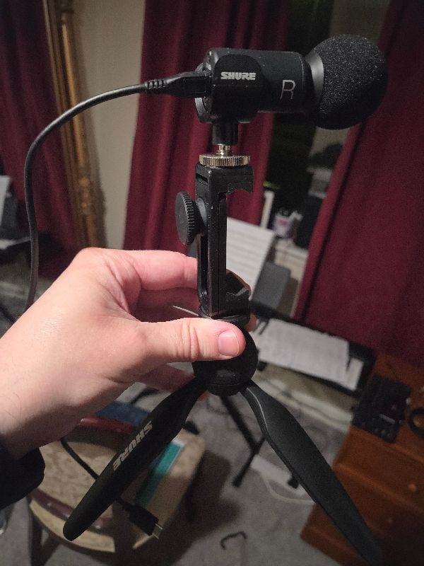 Shure MV88+ Video Kit Microphone with Tripod – As Good As New