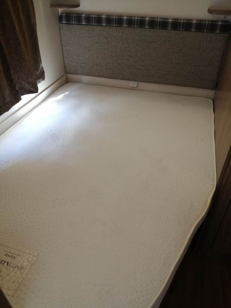 Caravan shaped fixed bed mattress 