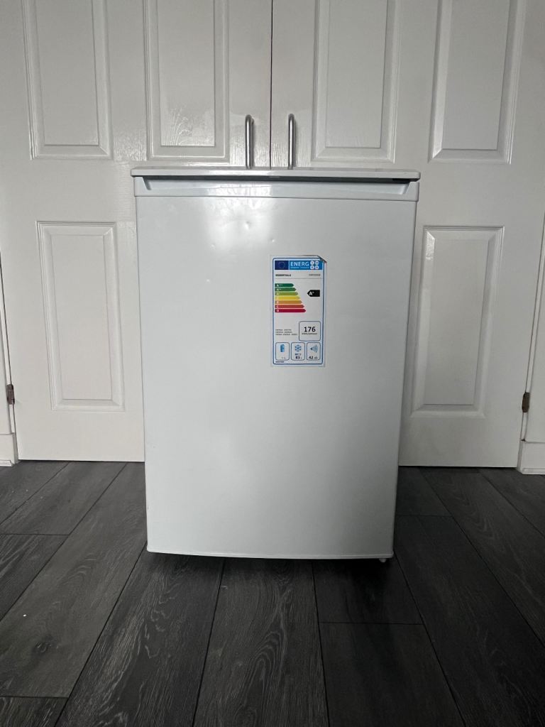 Essentials CUF55W19 Freestanding Freezer - White