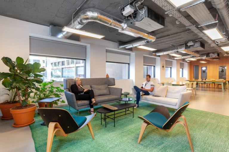 Birmingham - B3 3HN \ Flexible Desk Access Through Coworking Membership