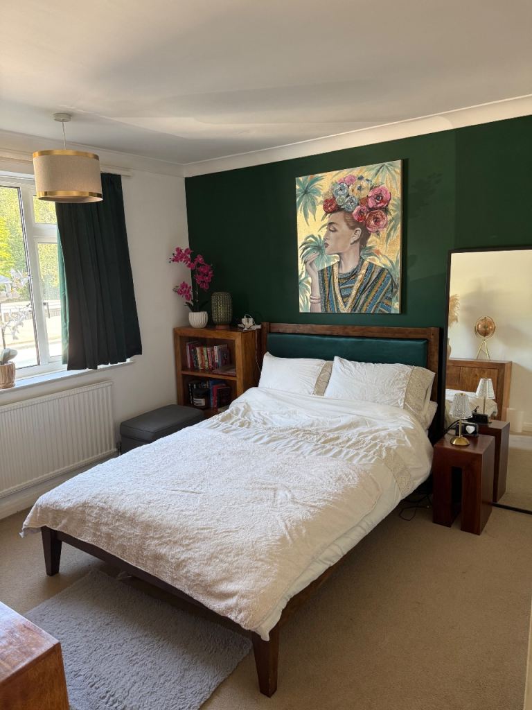 Large double room (close to the beach and high street)