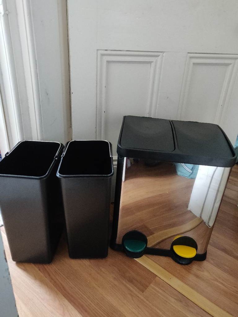 EVRE 30L Dual Compartment Recycling Bin with Lid, Silver