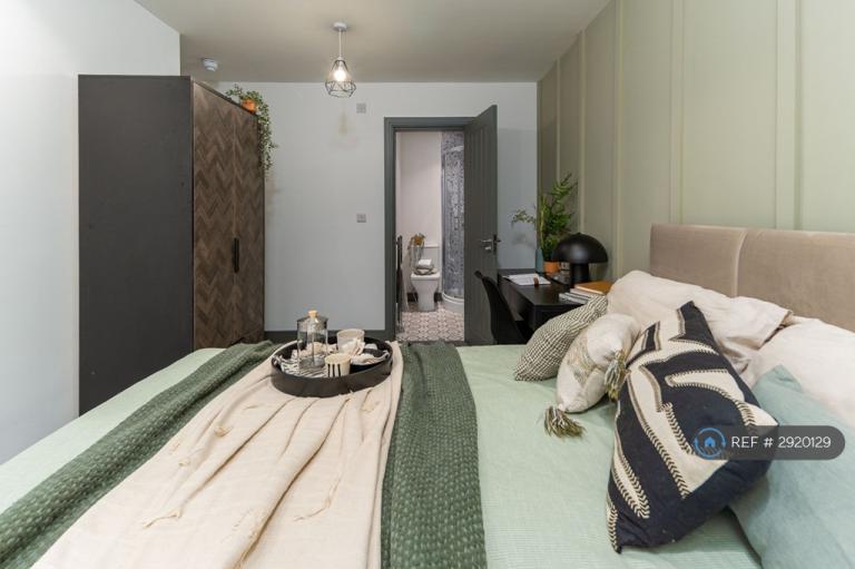 1 bedroom in Redgrave St, Oldham, OL4 (#2920129)