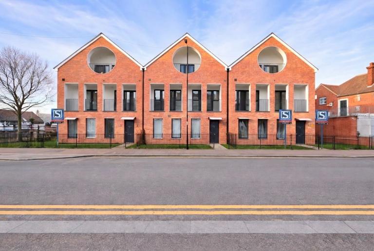 🚨 BLOCK OF 9 FLATS – TO RENT – ENFIELD EN3 🚨