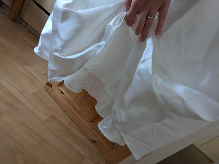 Scalloped neck twill wedding dress 