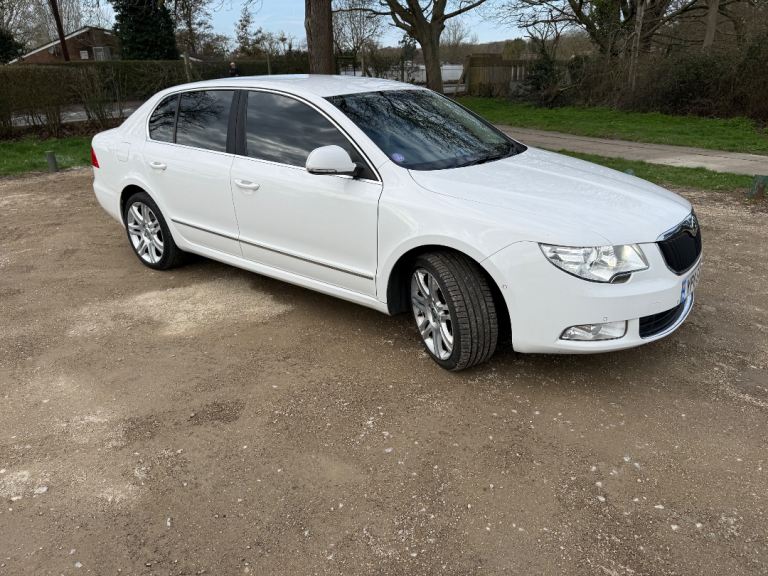 Skoda, SUPERB, Hatchback, 2011, Semi-Auto, 1798 (cc), 5 doors
