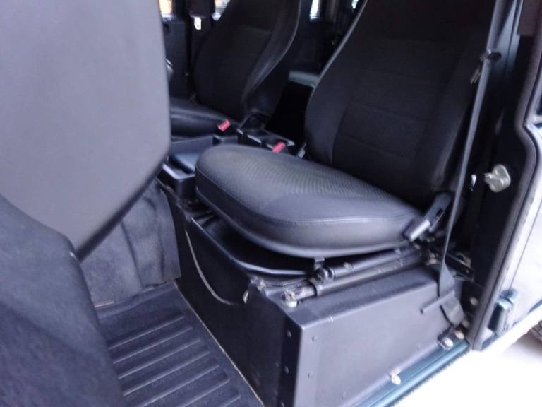 2016 Land Rover Defender Station Wagon TDCi [2.2] WINDOW VAN DIESEL Manual