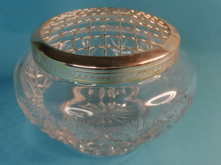 4-inch Rose Bowl. Cut Glass. Quality British Item. Pre-owned