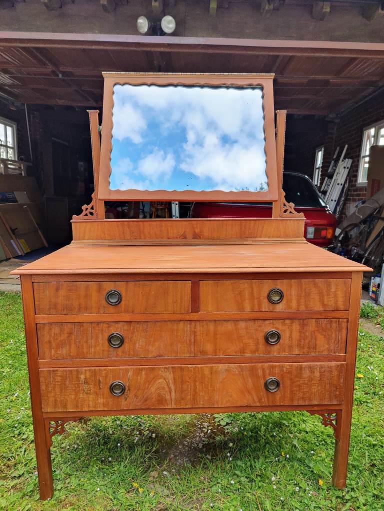 Vintage chest of drawers/dressing table