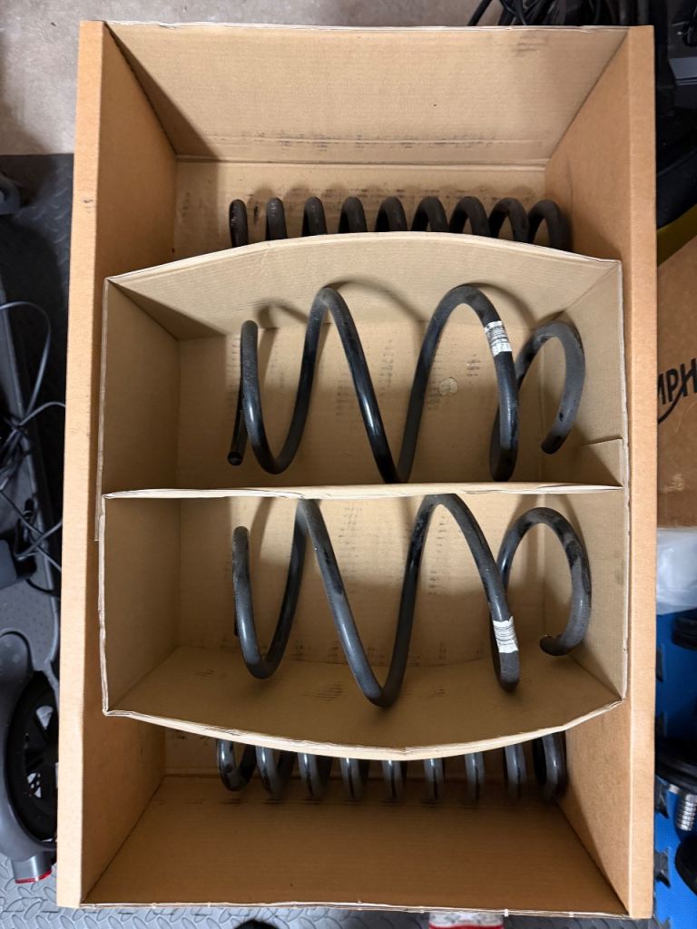 BMW M4 Competition F82 front & rear OEM springs