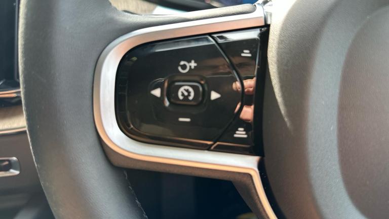 2025 Volvo XC60 2.0 B5 MHEV Plus Auto AWD Euro 6 (s/s) 5dr ESTATE Petrol/Electric Hybrid Automatic