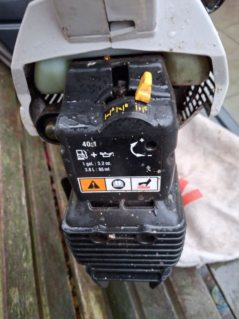 Leafblower and sucker