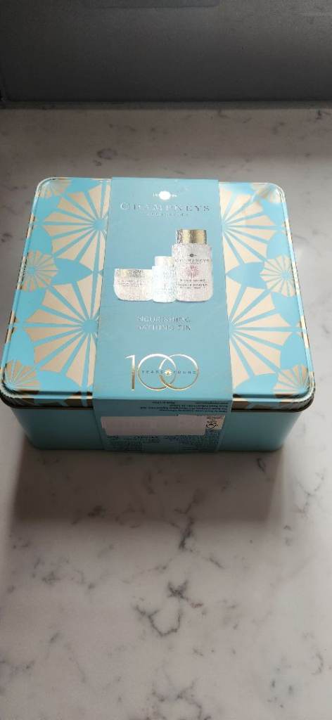 Champneys Wellness Spa Nourishing Bathing Tin