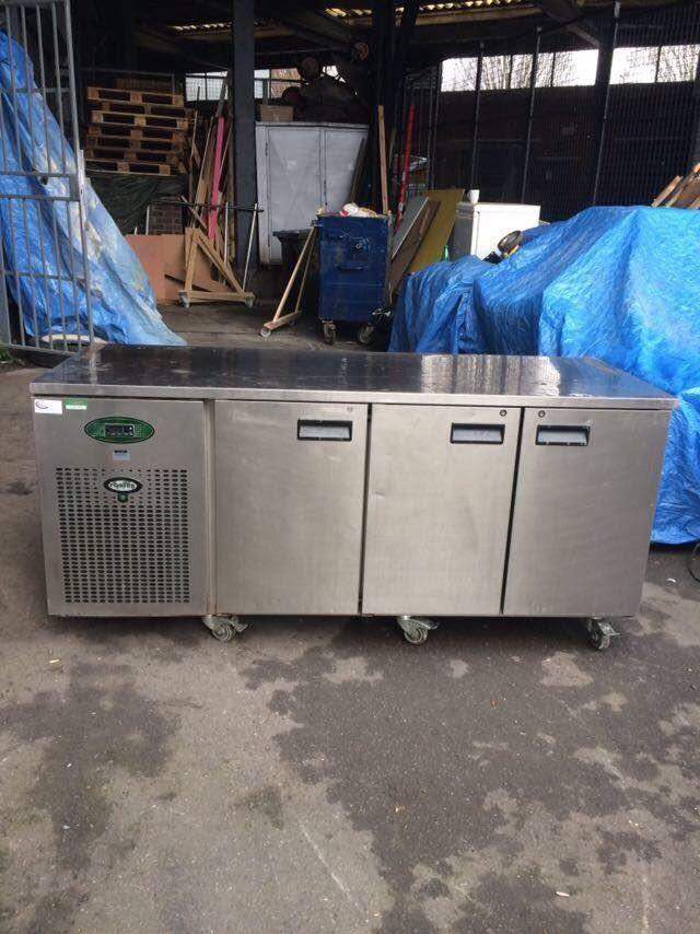 Commercial foster undercounter fridge 3 doors bench fri do e fully serviced cafe shop restaurant 