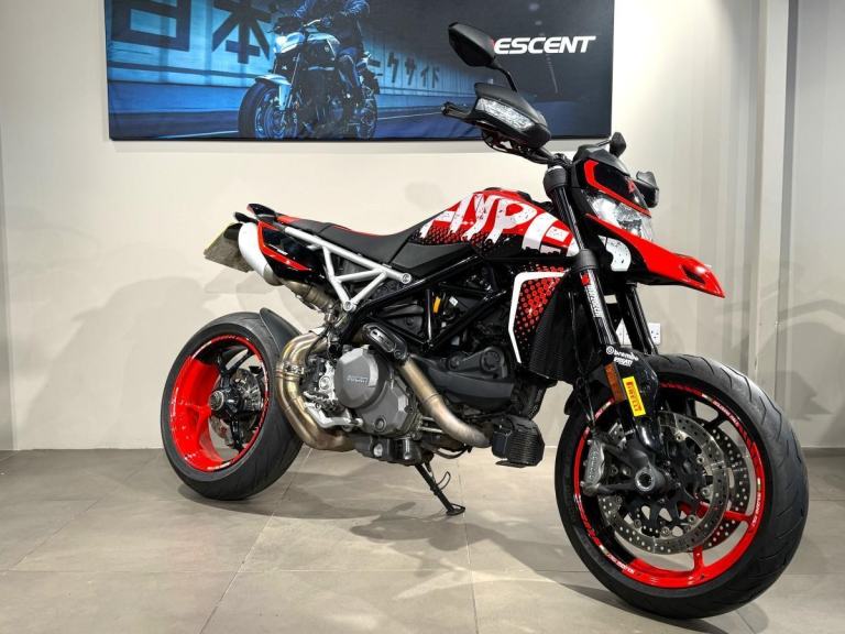 DUCATI HYPERMOTARD 950 RVE - 2021 - LOW MILES - FSH - HEATED GRIPS - TAIL TIDY 
