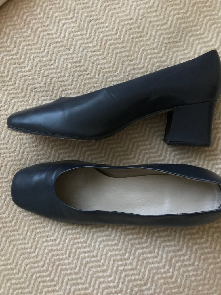 Ladies navy shoes- 2 inch block heel - size 8 ( UK )