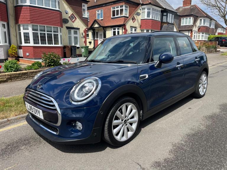  MINI Hatch 1.5 Cooper Classic Euro 6 (s/s) 5dr Petrol Manual