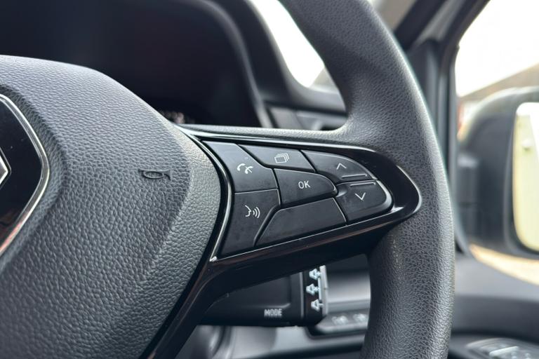  Renault Trafic 2.0 Dci Blue Sl28 Business Panel Van 5dr Diesel Manual L1 H1