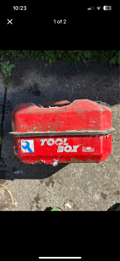 Fuel can / tool box with 2 oil cans retro 