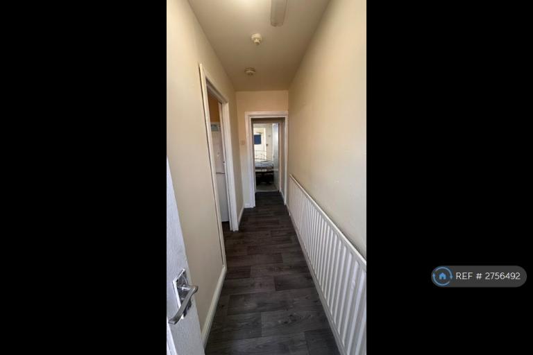 1 bedroom house in Birkin Avenue, Nottingham, NG7 (1 bed) (#2756492)
