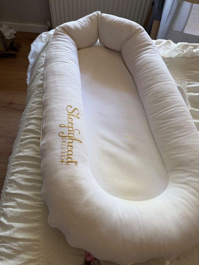 Sleepyhead Deluxe+ Baby Pod – White, Good Condition