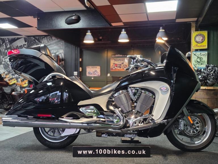 2009 VICTORY VISION TOUR PRISTINE 9,000 MILE'S 