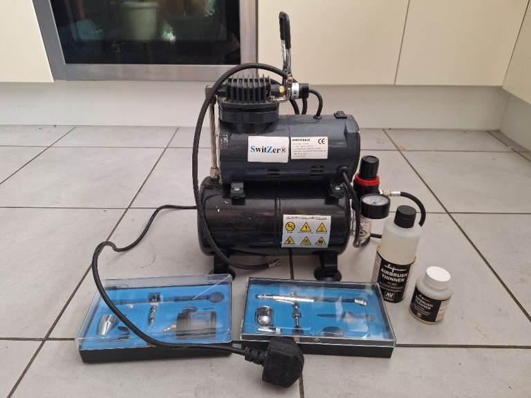 Smazers Airbrush Compressor Kit with Airbrushes and Cleaning Solution