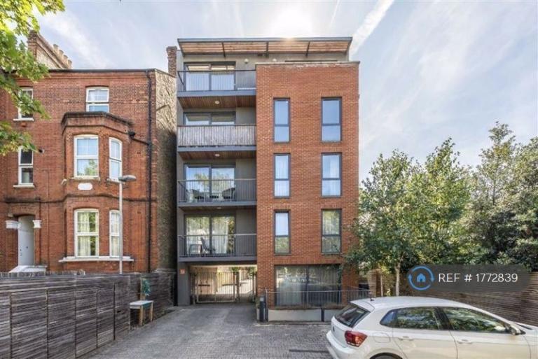 2 bedroom flat in Kings Avenue, London, SW4 (2 bed) (#1772839)