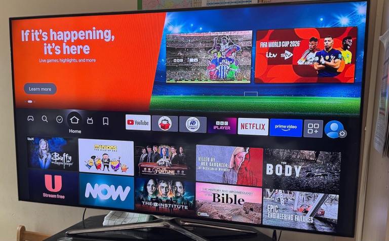 SAMSUNG 55” SMATR TV WITH REMOTE 