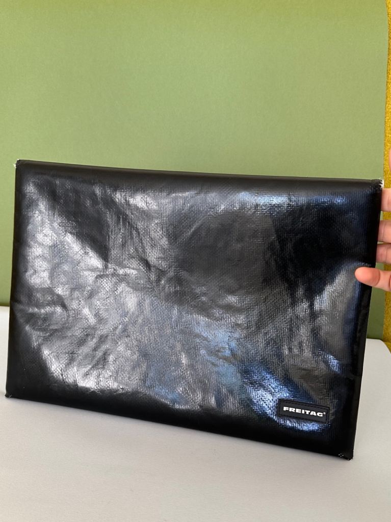 Freitag laptop sleeve 15”